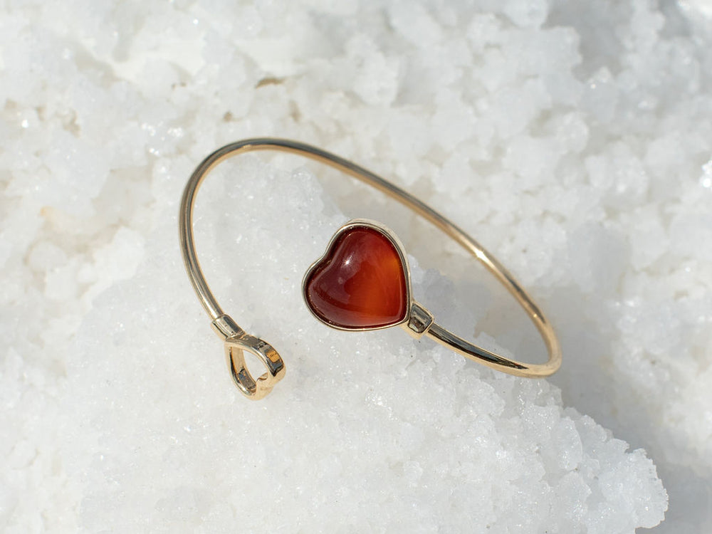 
            
                Load image into Gallery viewer, Red Agate Heart Bracelet
            
        