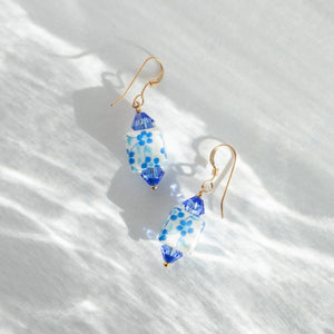 
            
                Load image into Gallery viewer, Hortensia Earrings
            
        