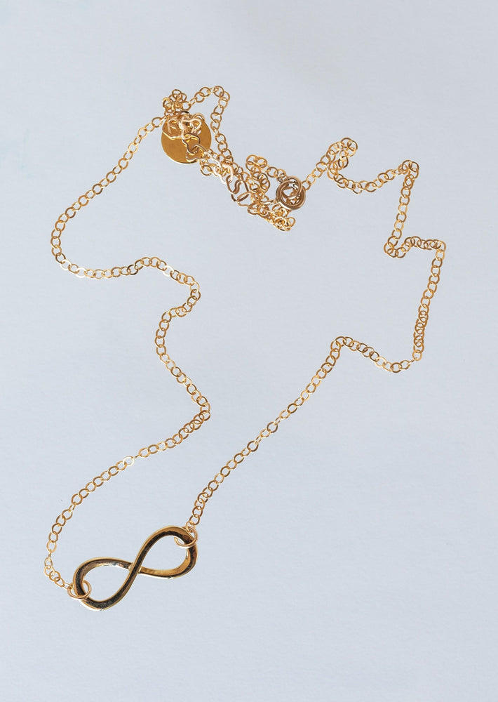 
            
                Load image into Gallery viewer, Amore Infinito Necklace
            
        